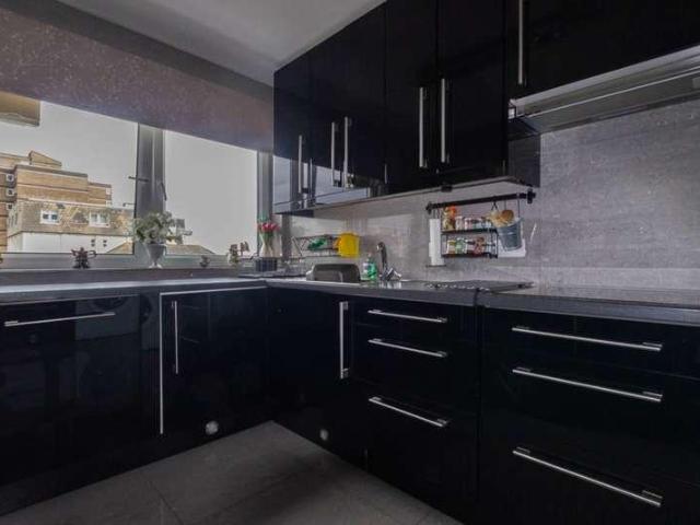 Flat for sale in Westcliff-on-Sea, Southend-on-Sea