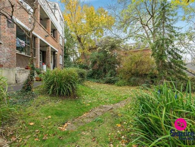 Flat for sale in Hendon, Greater London