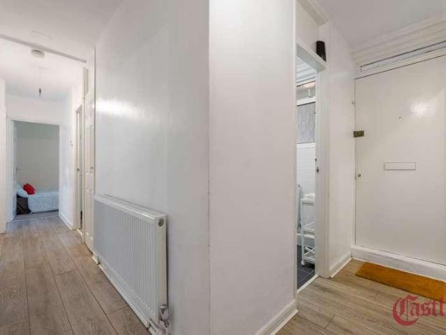 Flat for sale in South Hackney, Greater London
