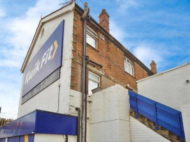 Flat for sale in Chapel End, Highams Park