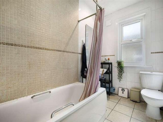 Flat for sale in London Borough of Lewisham, Greater London