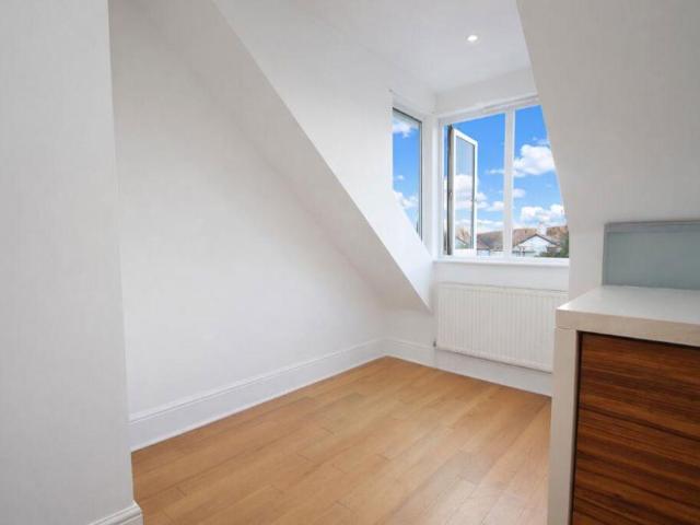 Flat for sale in Acol, Kent
