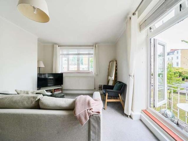 Flat for sale in St. John's Wood, Greater London