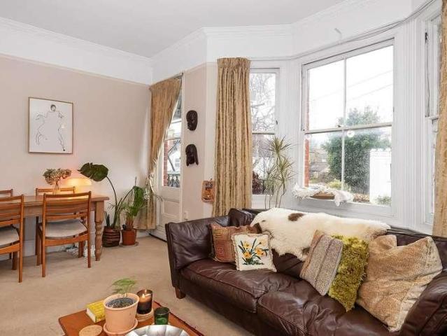 Flat for sale in West Norwood, Greater London