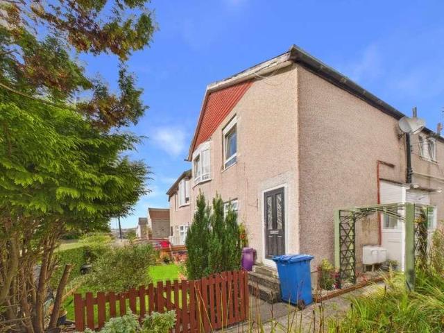 Flat for sale in King's Park, Scotland