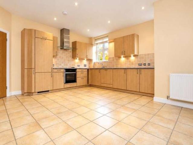 Flat for sale in Heath Common, East Hampshire