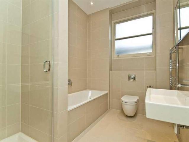 Flat for sale in West Kensington, Greater London