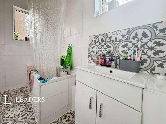 Flat for sale in Worthing, West Sussex