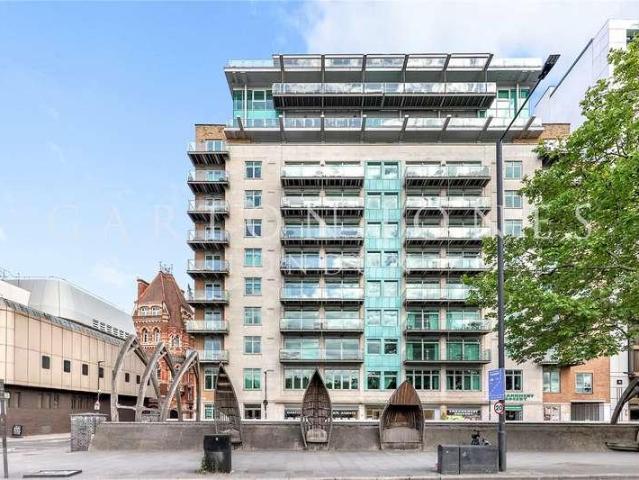 Flat for sale in Vauxhall, Greater London