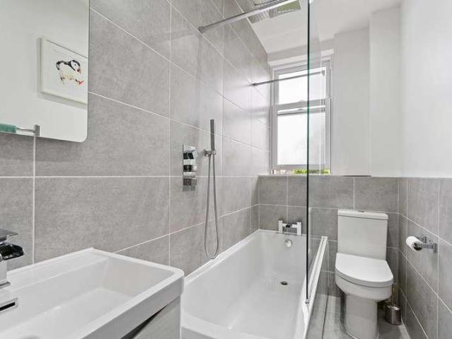 Flat for sale in Bruntsfield, Scotland