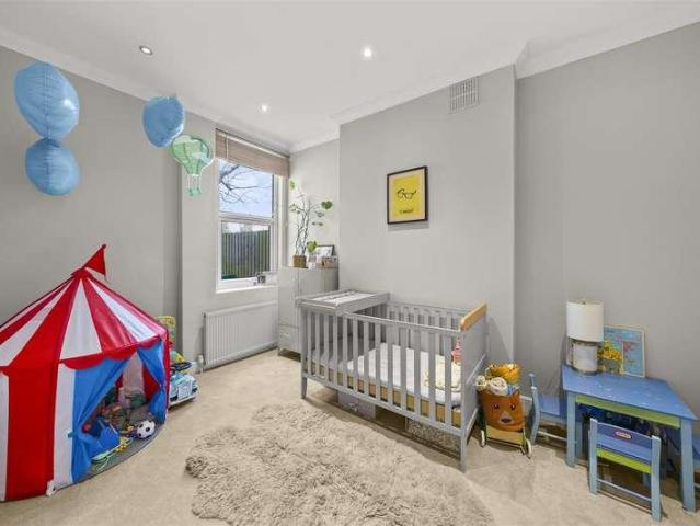 Flat for sale in Mapesbury, Greater London