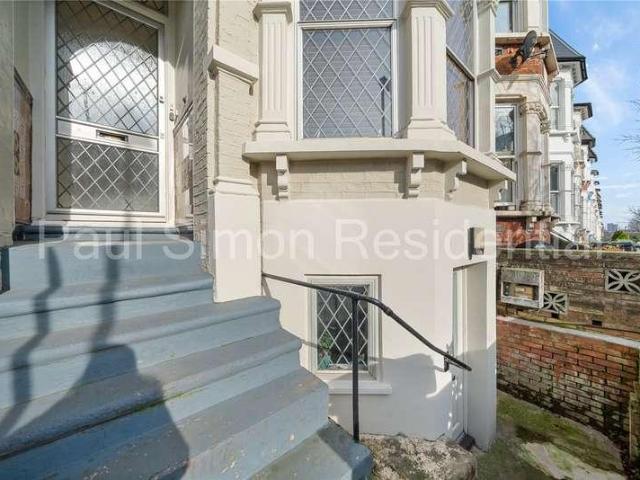 Flat for sale in Harringay Ladder, Greater London