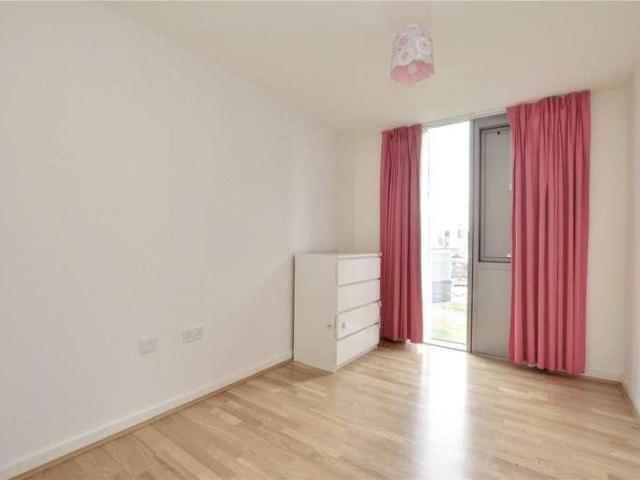 Flat for sale in London Borough of Lewisham, Deptford