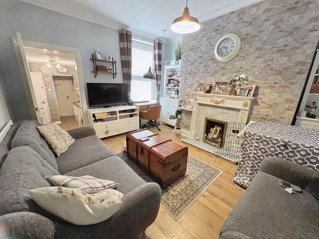 Flat for sale in Newcastle Upon Tyne, Killingworth