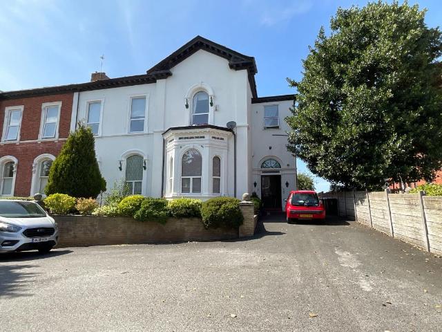 Flat for sale in Meols Cop, Southport