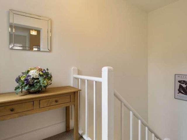 Flat for sale in Brondesbury, Greater London