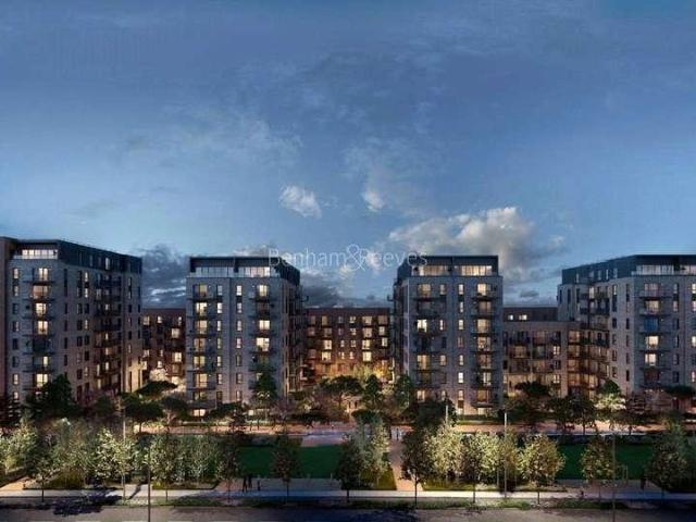 Flat for sale in London Borough of Ealing, Greater London