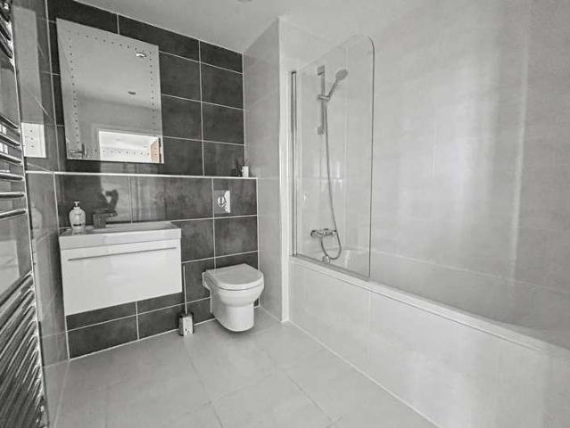Flat for sale in Poole