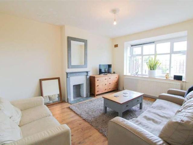 Flat for sale in Coulsdon, London Borough of Croydon