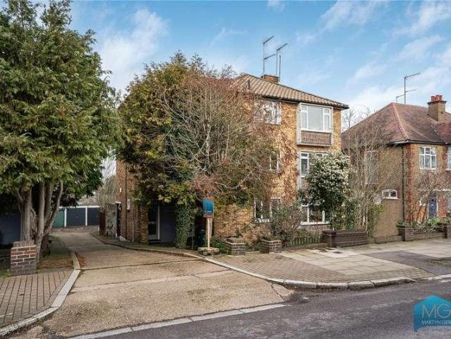 Flat for sale in Finchley, Isle Of Man