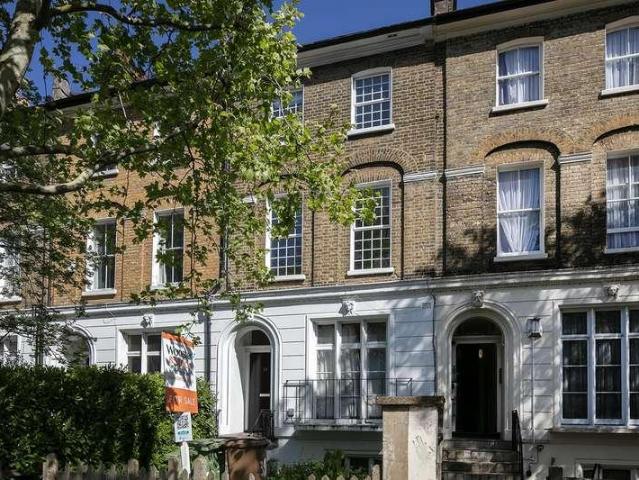 Flat for sale in Astley Estate, Greater London