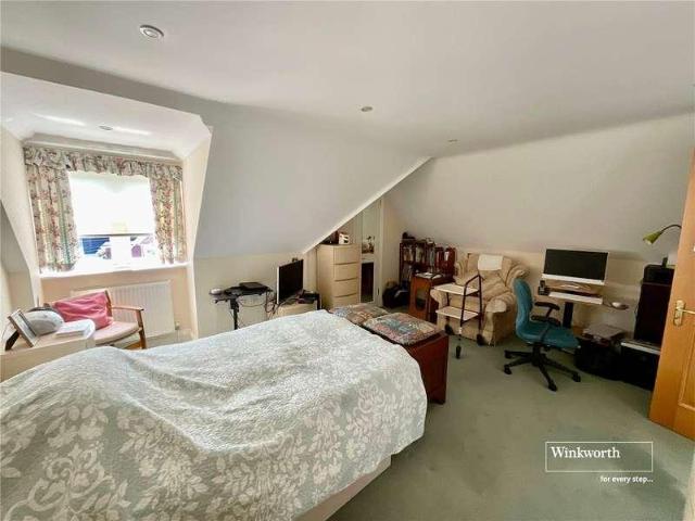 Flat for sale in Highcliffe