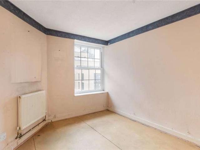 Flat for sale in London Borough of Lambeth, Greater London