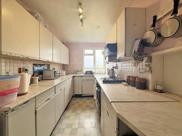 Flat for sale in Brunswick