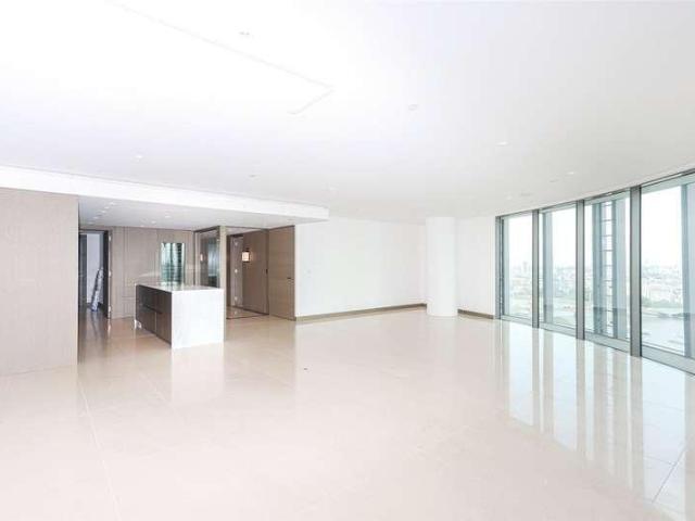 Flat for sale in Greater London