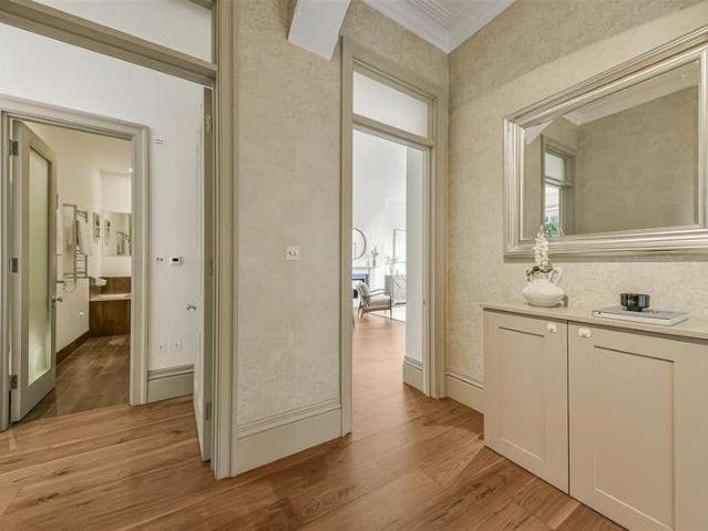 Flat for sale in Belsize Park, Greater London