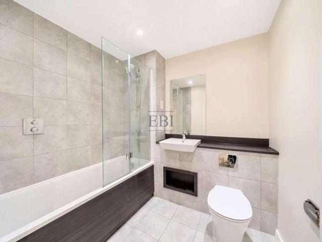 Flat for sale in Greater London