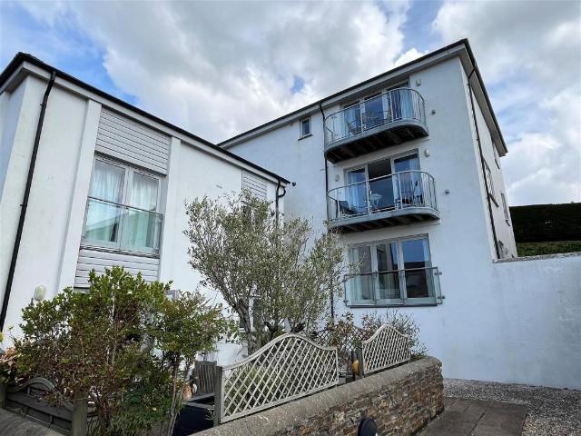 Flat for sale in Strode, Devon