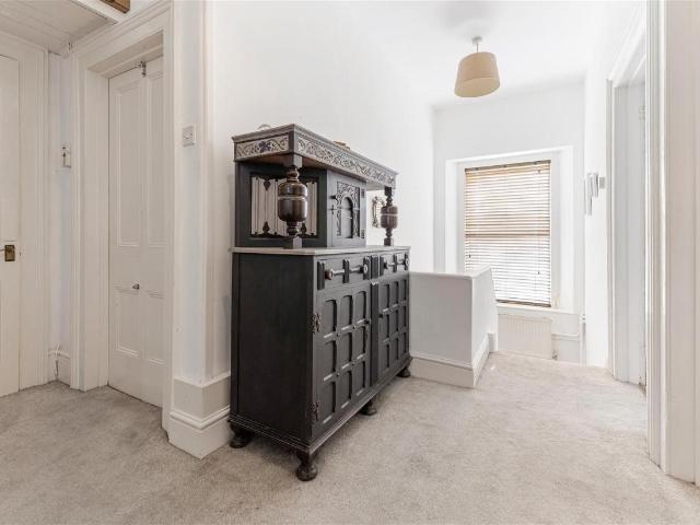 Flat for sale in Worle, Weston-super-mare