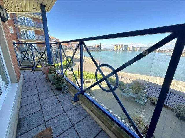 Flat for sale in Sovereign Harbour, Eastbourne