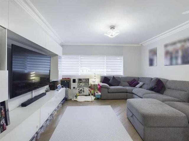Flat for sale in Edgware, London Borough of Harrow