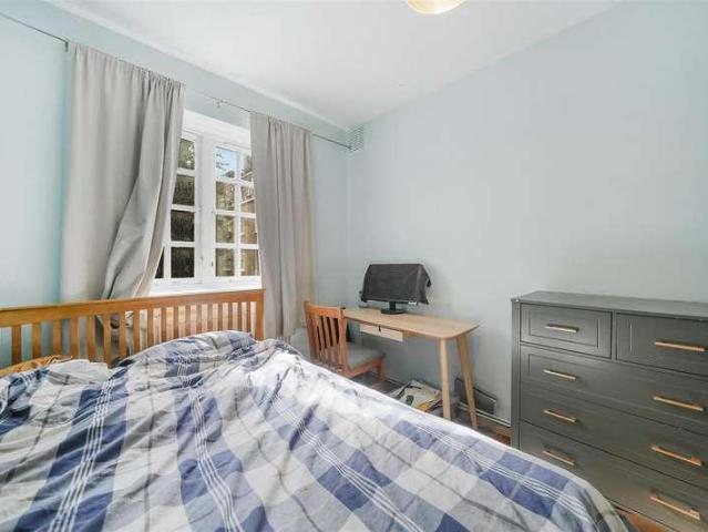 Flat for sale in Hammersmith, Greater London