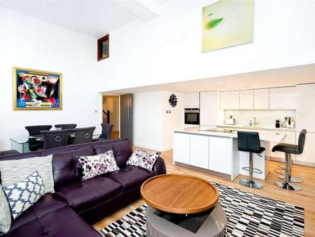 Flat for sale in Finsbury, Greater London
