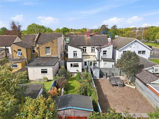 Flat for sale in North Shoebury, Alton Barnes