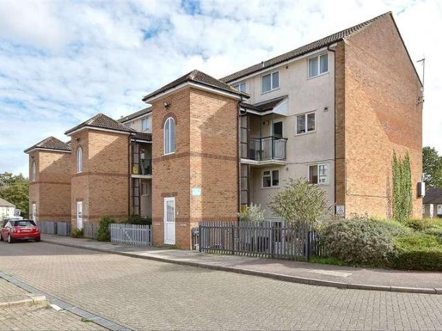 Flat for sale in Bybrook, Ashford