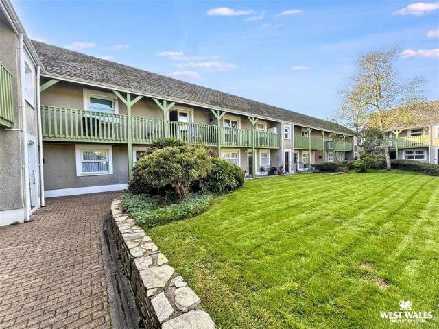 Flat for sale in Narberth