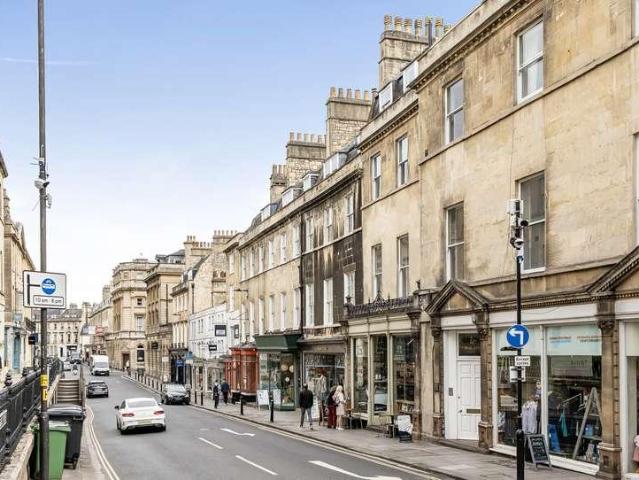 Flat for sale in Kingsmead, Bath