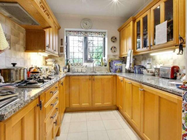 Flat for sale in Cockfosters, Greater London
