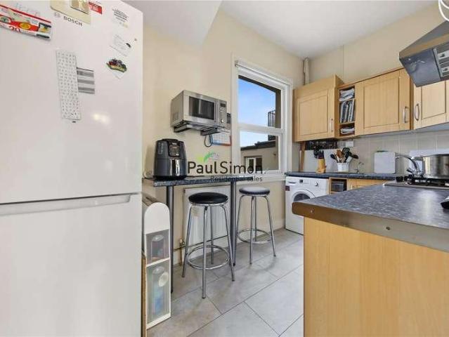 Flat for sale in London Borough of Haringey, Greater London