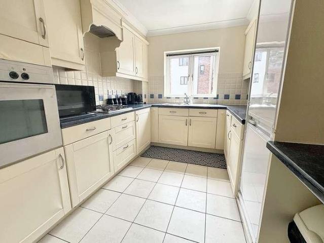 Flat for sale in Tricketts Cross, Ferndown