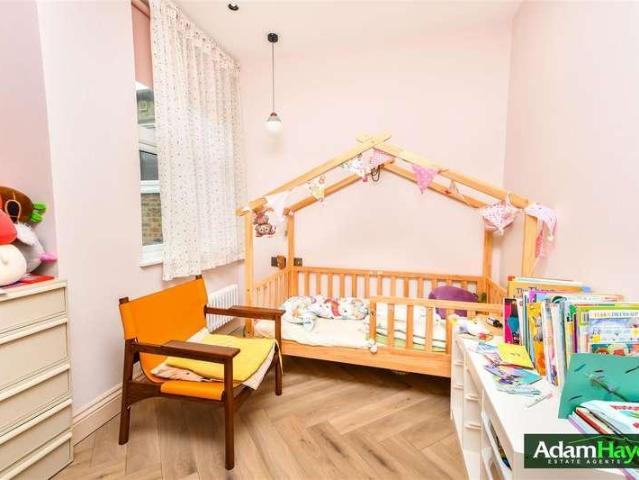 Flat for sale in London Borough of Barnet, Greater London