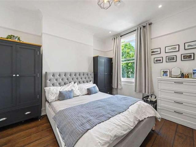 Flat for sale in Highbury, Greater London