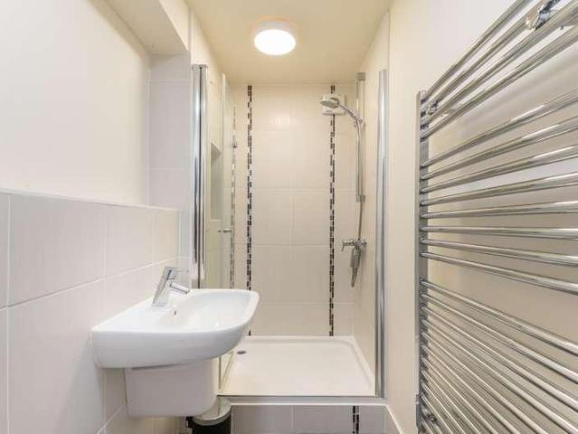 Flat for sale in Crossflatts, West Yorkshire