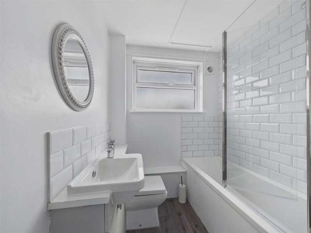 Flat for sale in Forthampton, Worcestershire