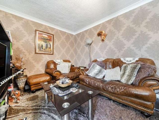 Flat for sale in London Borough of Lewisham, New Cross