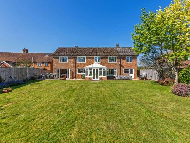Flat for sale in Brook Green, Greater London